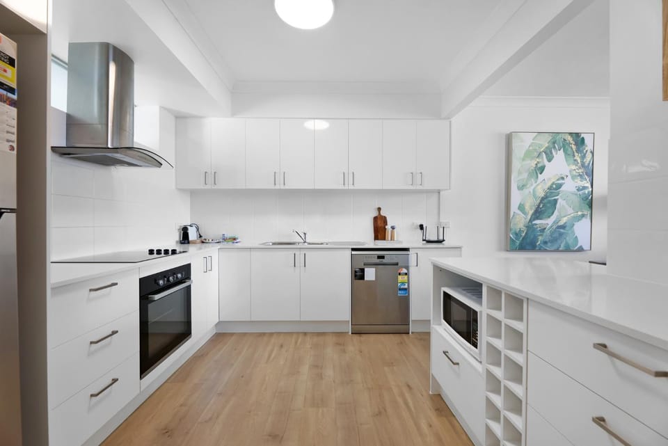 Ocean View 2-Bed with Pool, Tennis Court & BBQ Apartment in Surfers Paradise Boulevard