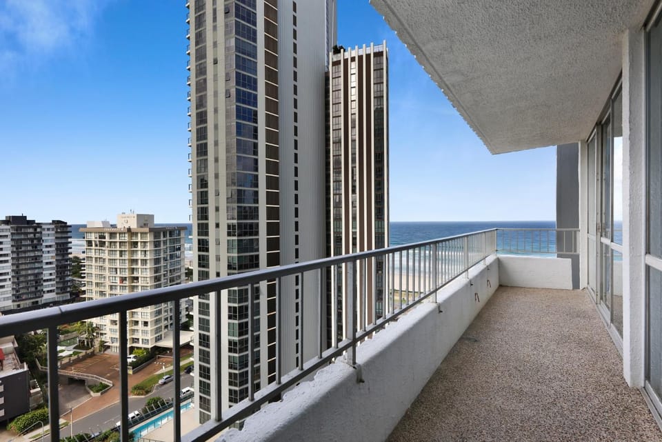 Ocean View 2-Bed with Pool, Tennis Court & BBQ Apartment in Surfers Paradise Boulevard