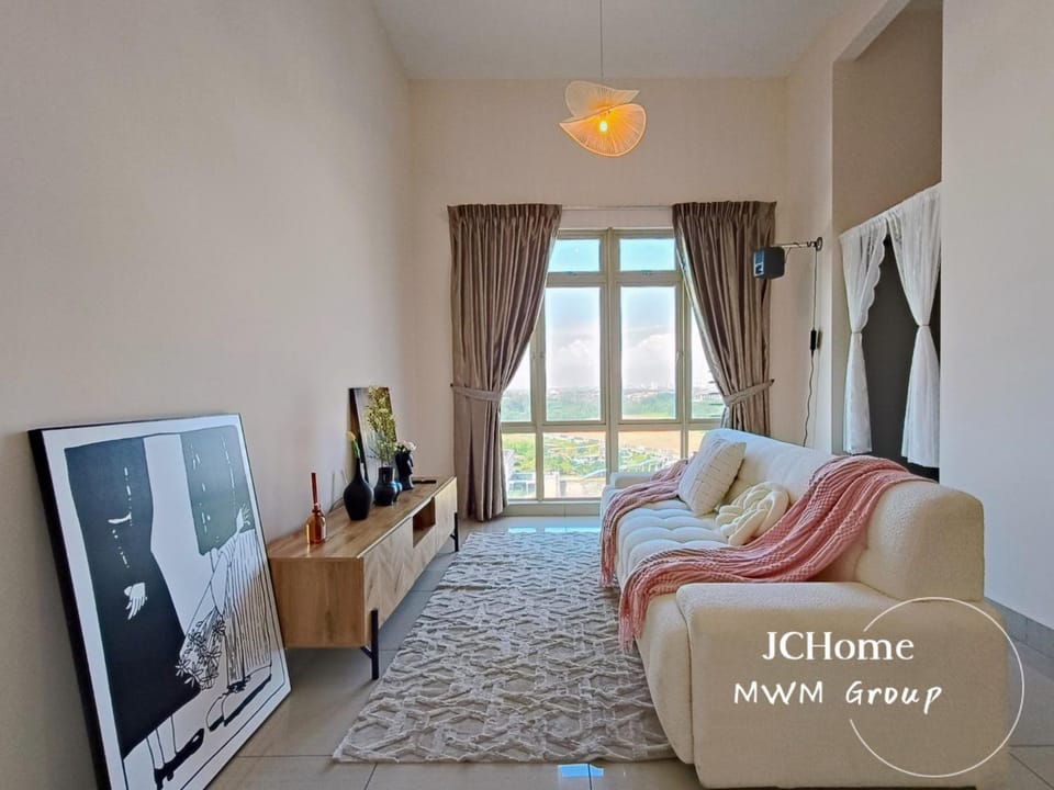 TV and multimedia, Living room, Seating area, Evening entertainment
