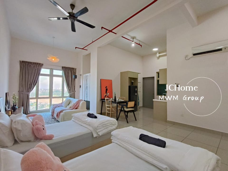 TV and multimedia, Photo of the whole room, air conditioner