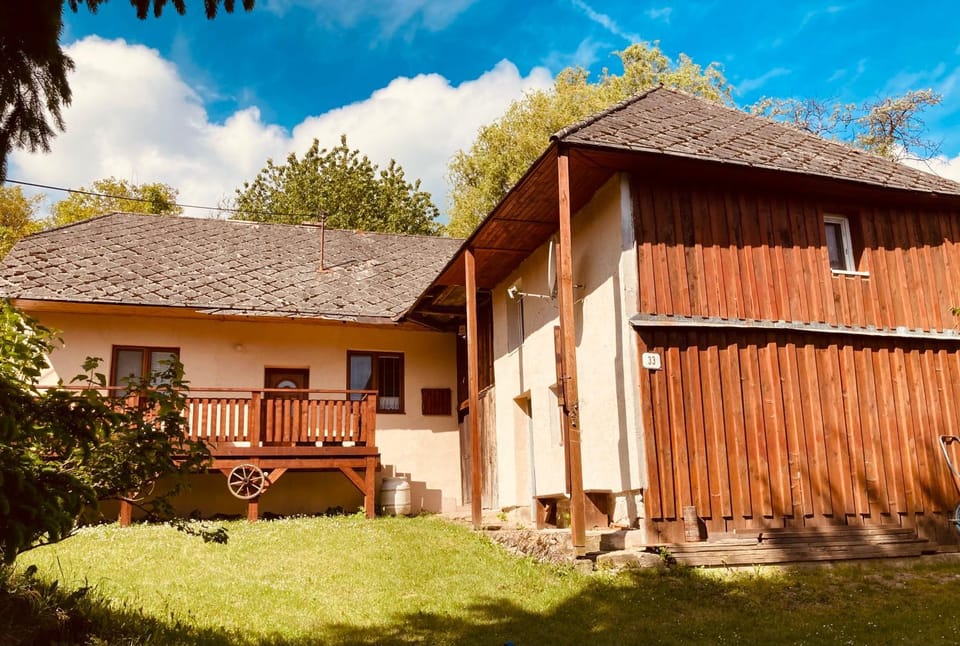 Tradičná kopaničiarska chalupa House in Slovakia
