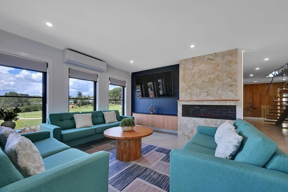 Grand Stirling - Elite Escape, Unparalleled Luxury House in Orange