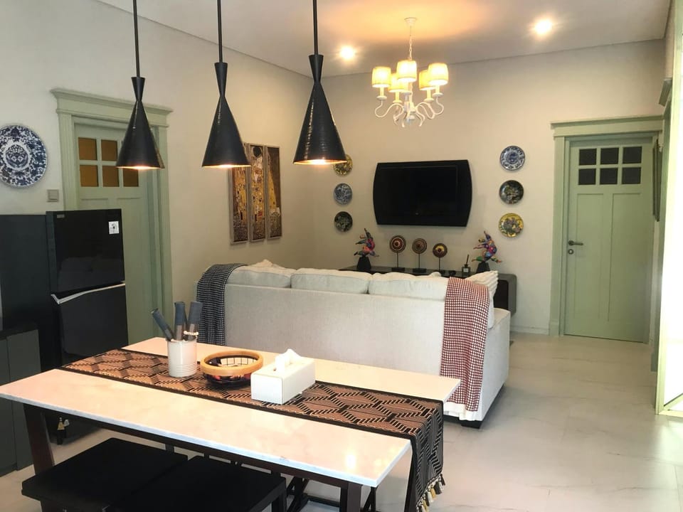 TV and multimedia, Living room, Dining area