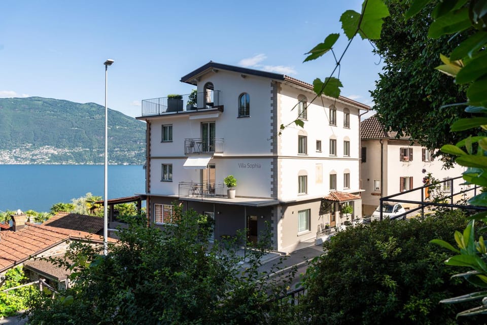Property building, Lake view