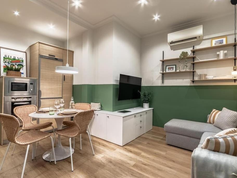 TV and multimedia, Living room, Dining area