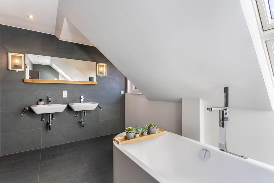 Bathroom, Living room