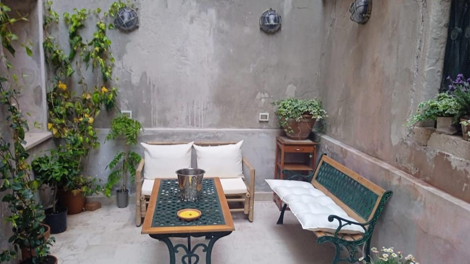 Patio, Inner courtyard view