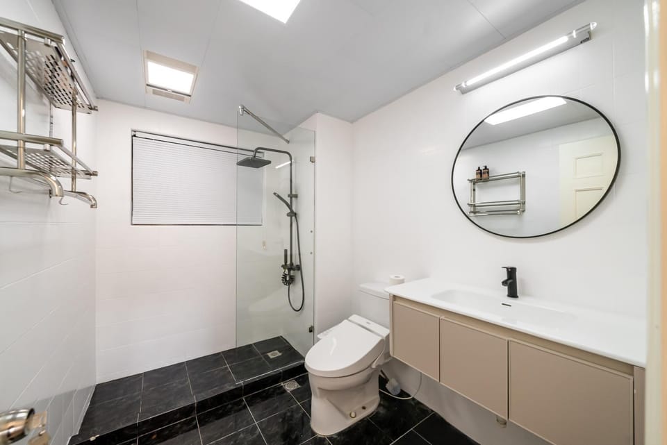Shower, Toilet, Bathroom