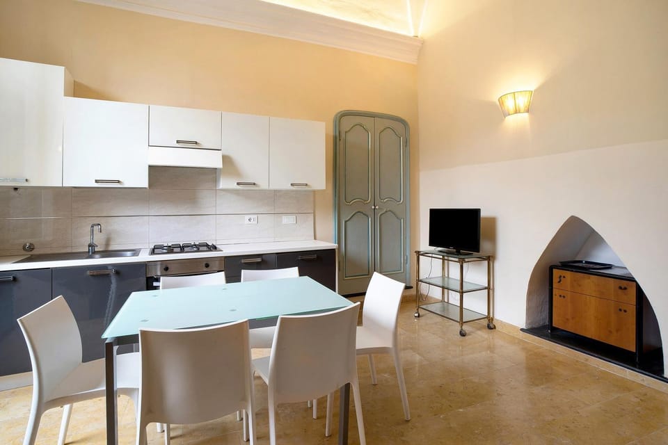 Property building, Kitchen or kitchenette, Living room