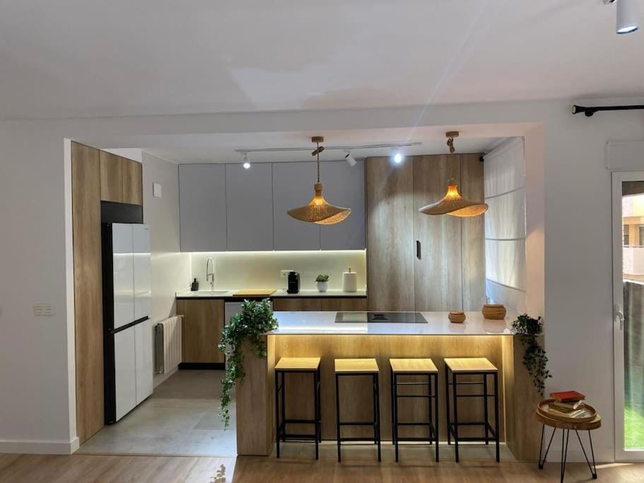 Kitchen or kitchenette, Dining area, dishwasher, minibar, pet friendly, stove