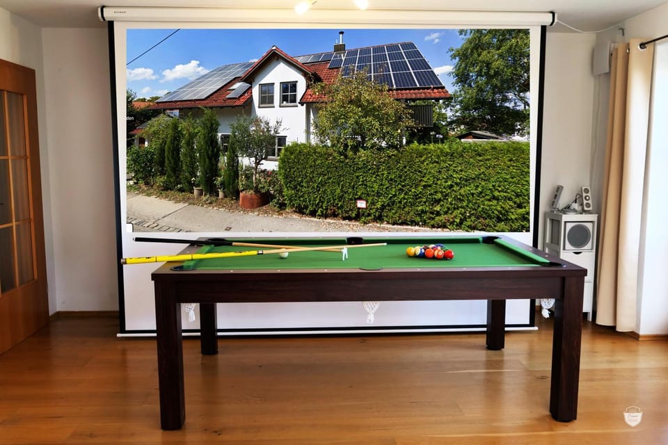 Communal lounge/ TV room, Billiard, Game Room, Evening entertainment