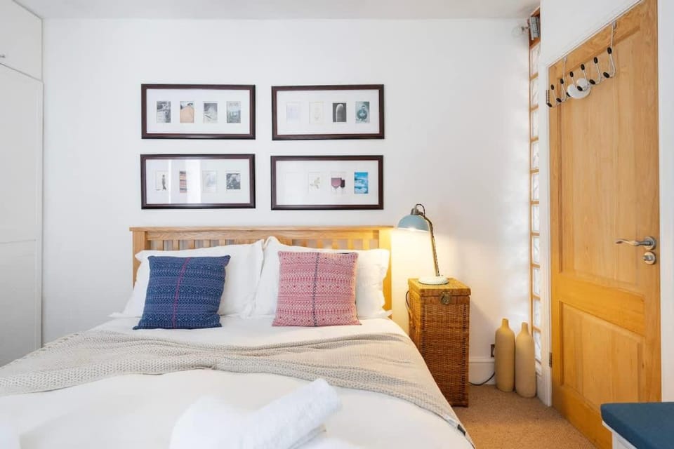 The Mews Flat, near Clifton Suspension Bridge with off-street parking Apartment in Bristol