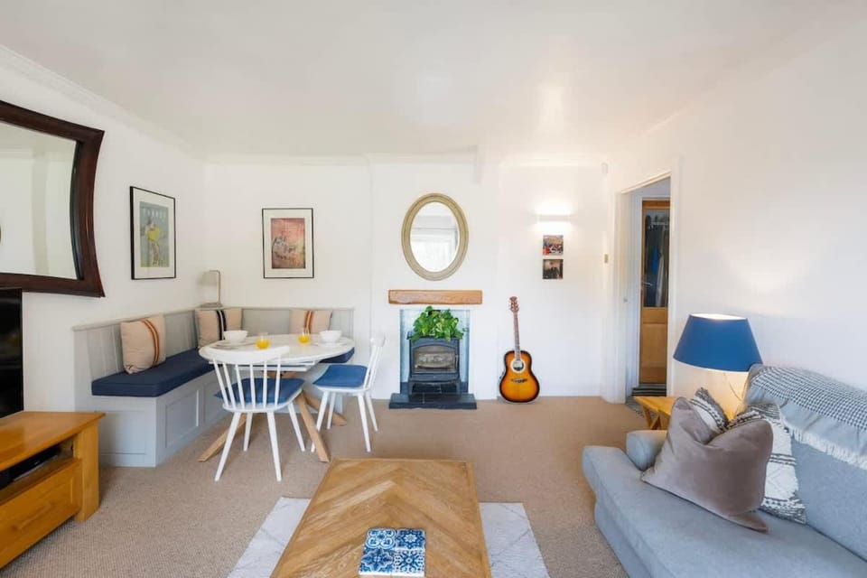 The Mews Flat, near Clifton Suspension Bridge with off-street parking Apartment in Bristol
