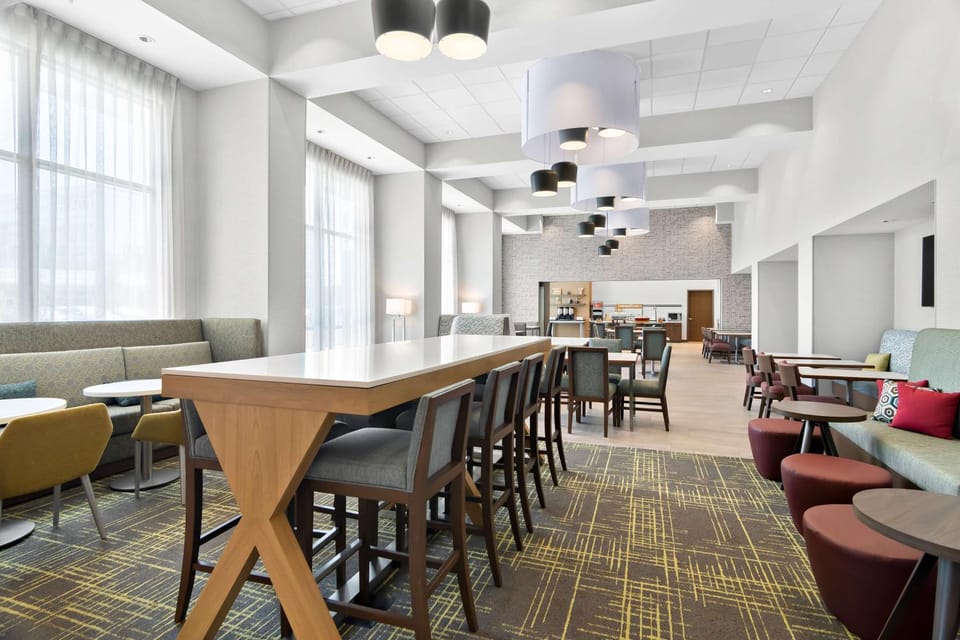 Seating area, Dining area, Breakfast