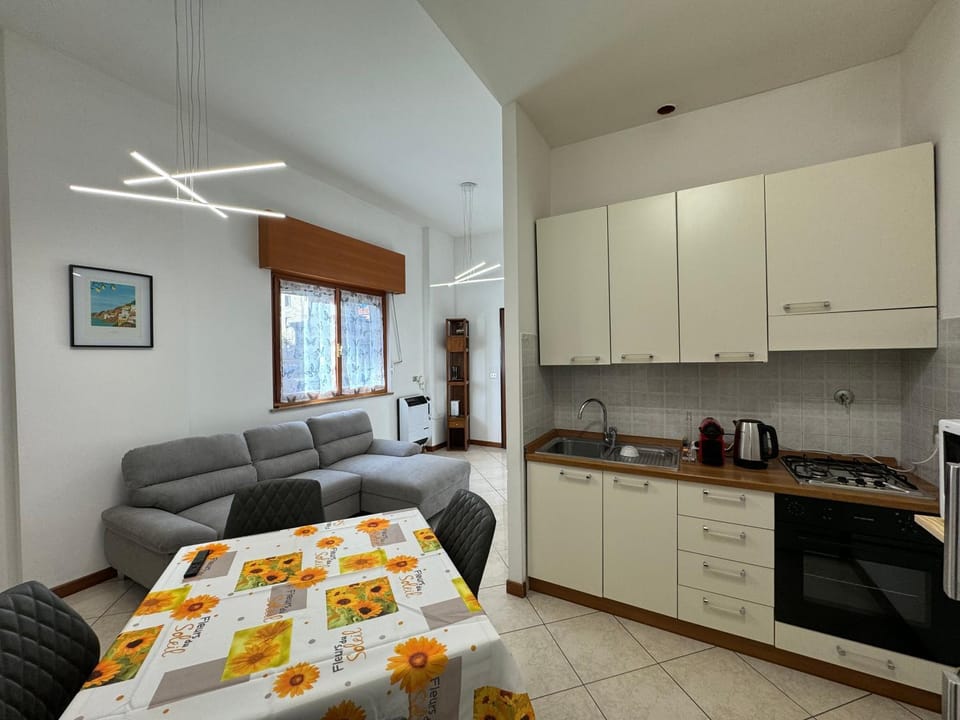 Kitchen or kitchenette, Living room, Dining area, stove