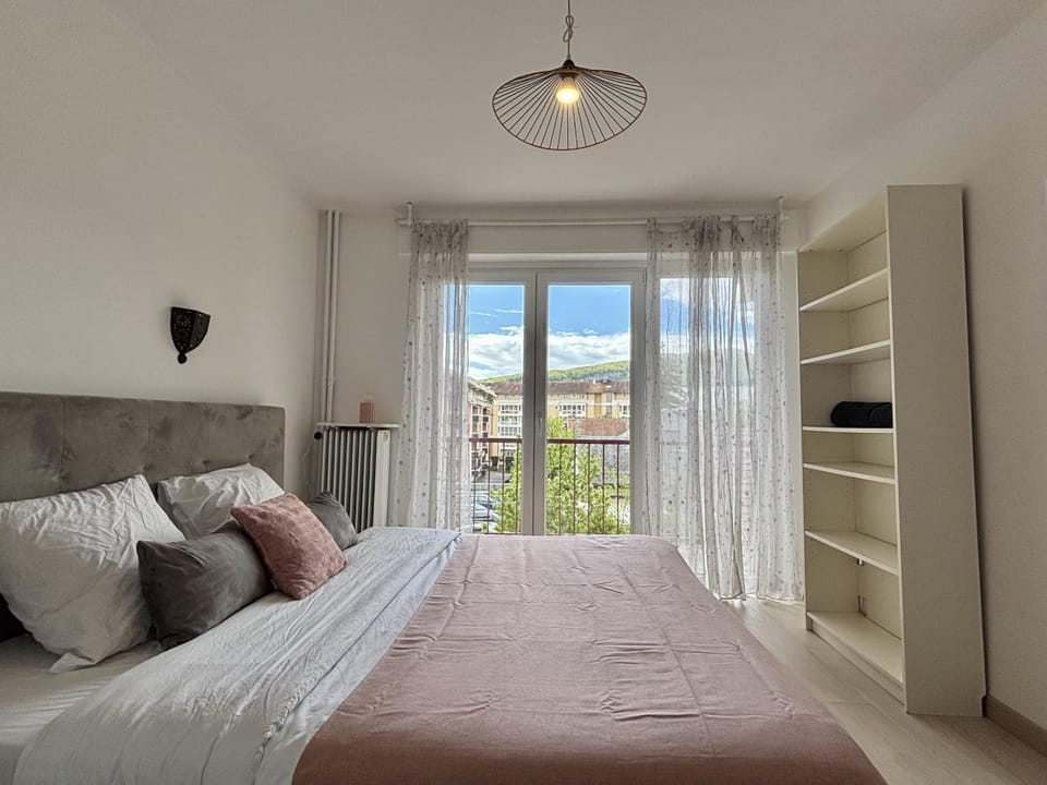 M057 Marquer T3 proche frontière Apartment in Annemasse