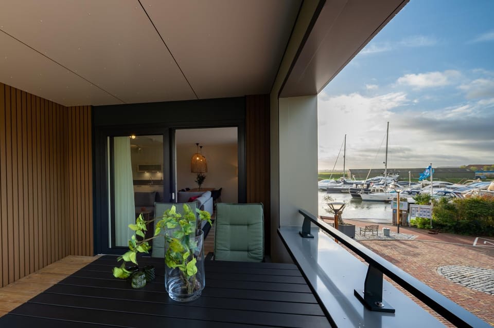 Balcony/Terrace, Lake view