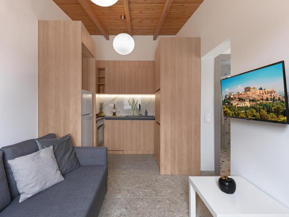TV and multimedia, Kitchen or kitchenette, Living room, Seating area