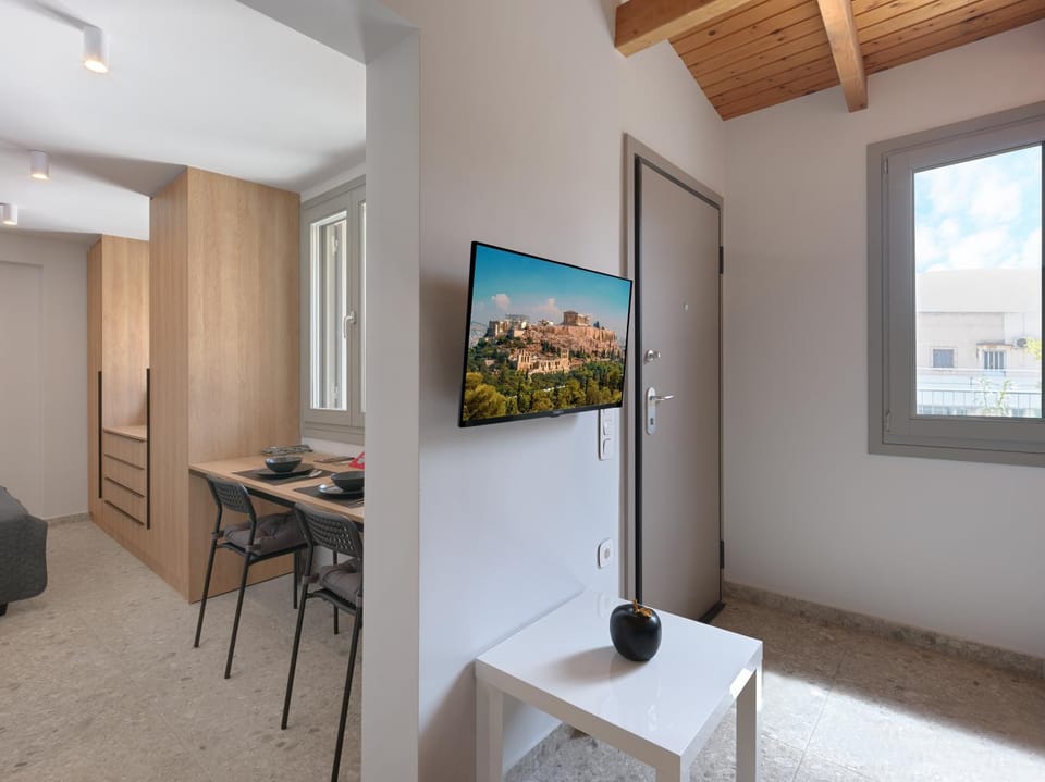 TV and multimedia, Dining area