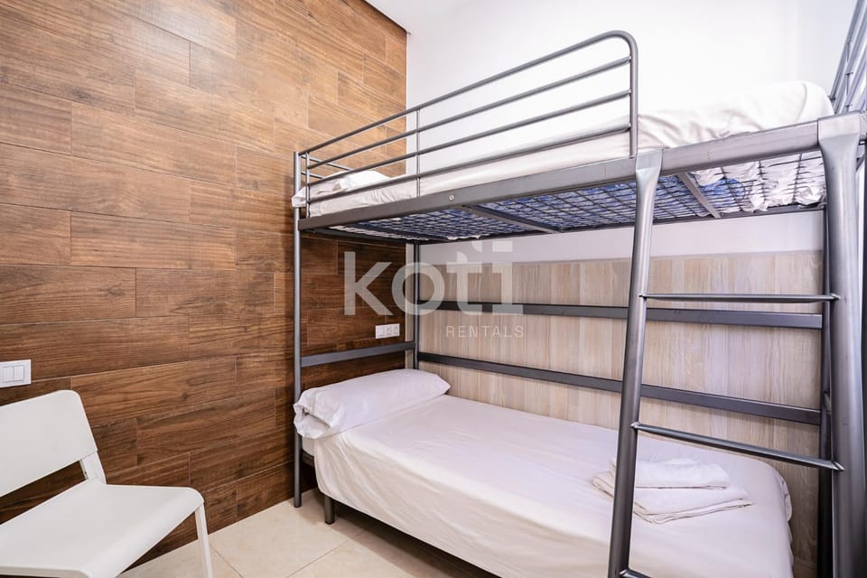 Bed, Photo of the whole room, Bedroom, bunk bed