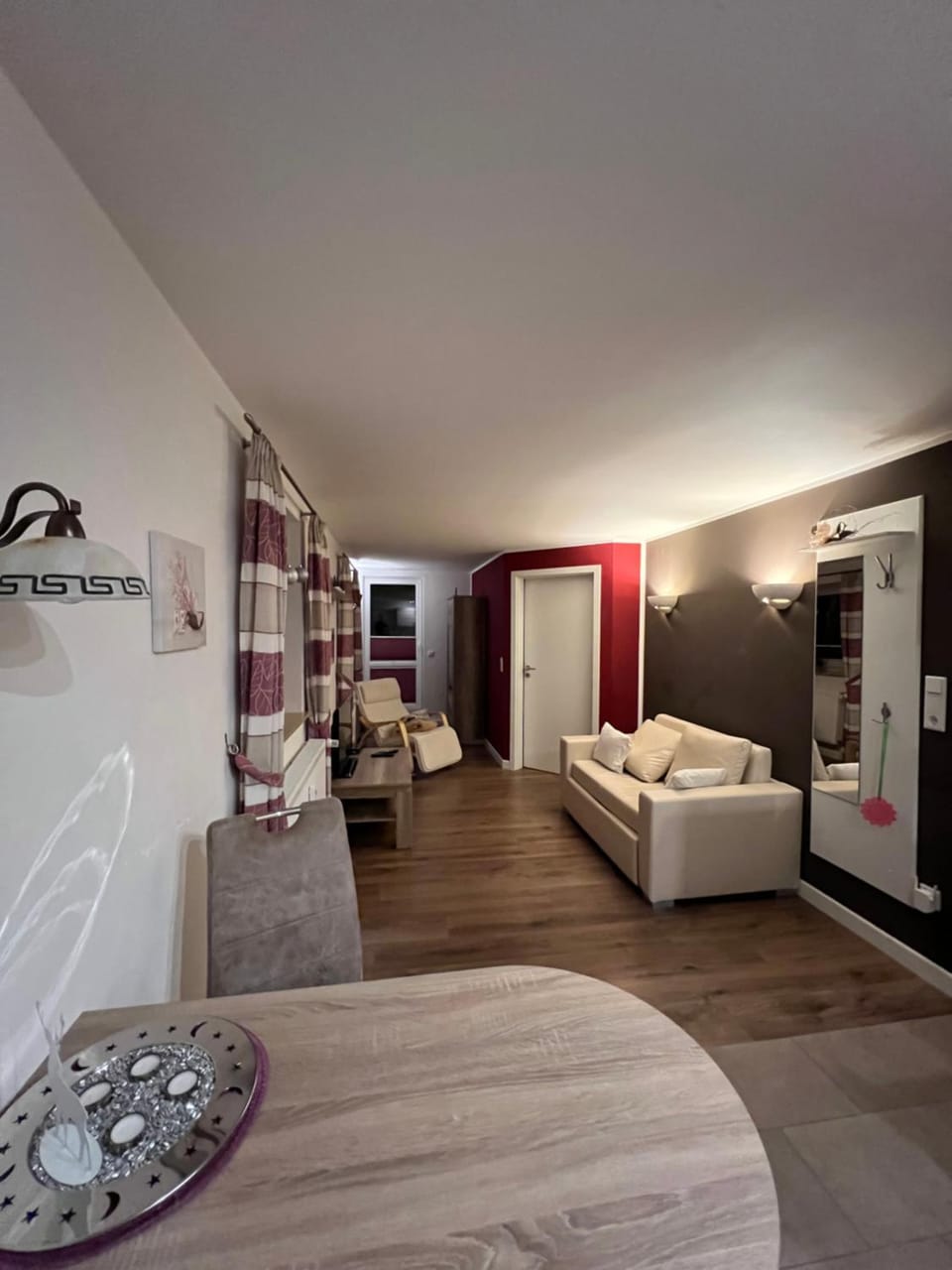 Living room, Seating area