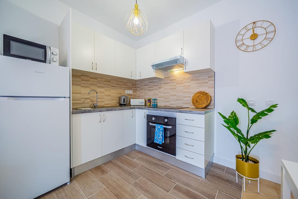 Kitchen or kitchenette, minibar, pet friendly, stove, toaster