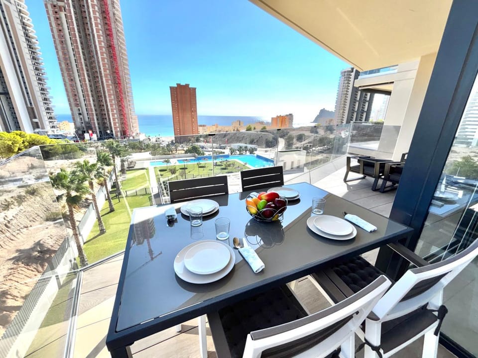 SAKURA LUXURY Poniente Beach Apartment in Marina Baixa