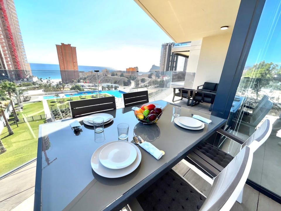 SAKURA LUXURY Poniente Beach Apartment in Marina Baixa