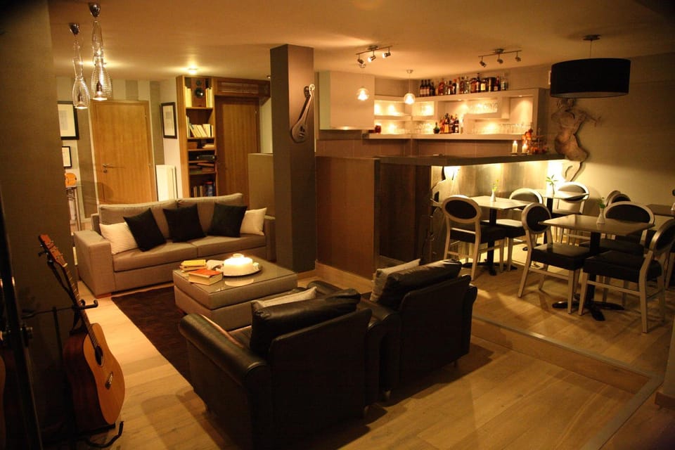 Lounge or bar