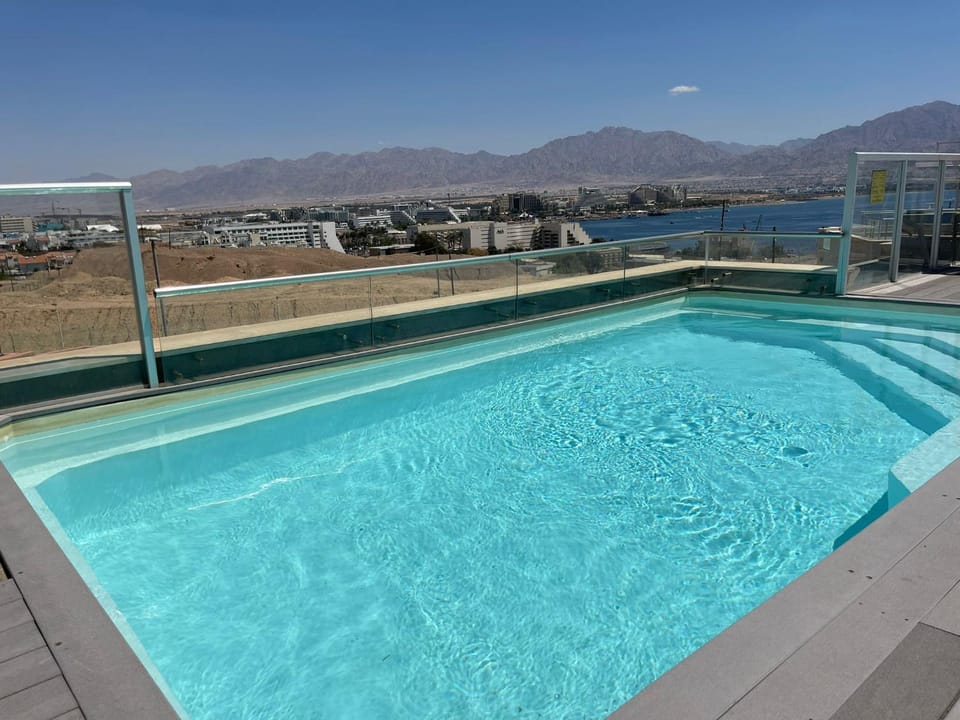 Mountain view, Swimming pool