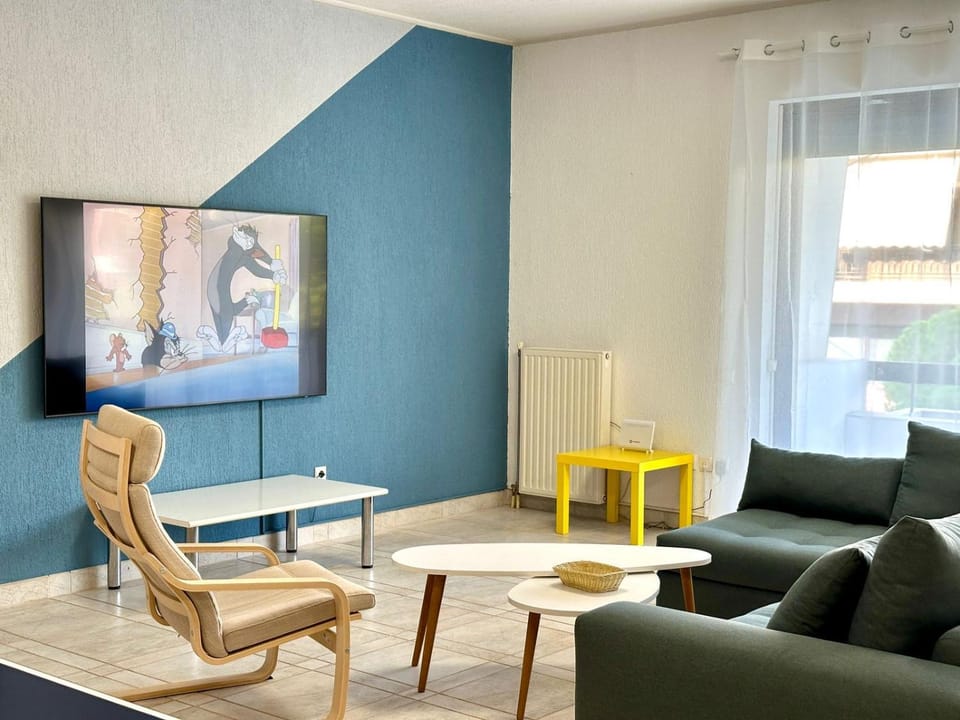 TV and multimedia, Living room, Seating area