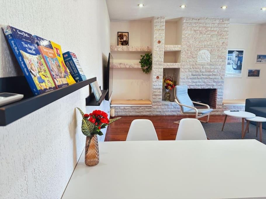 Living room, Seating area, flat iron