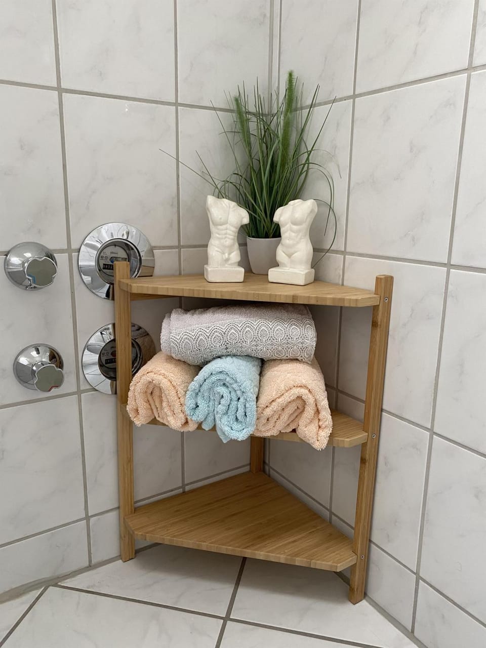 Bathroom, towels