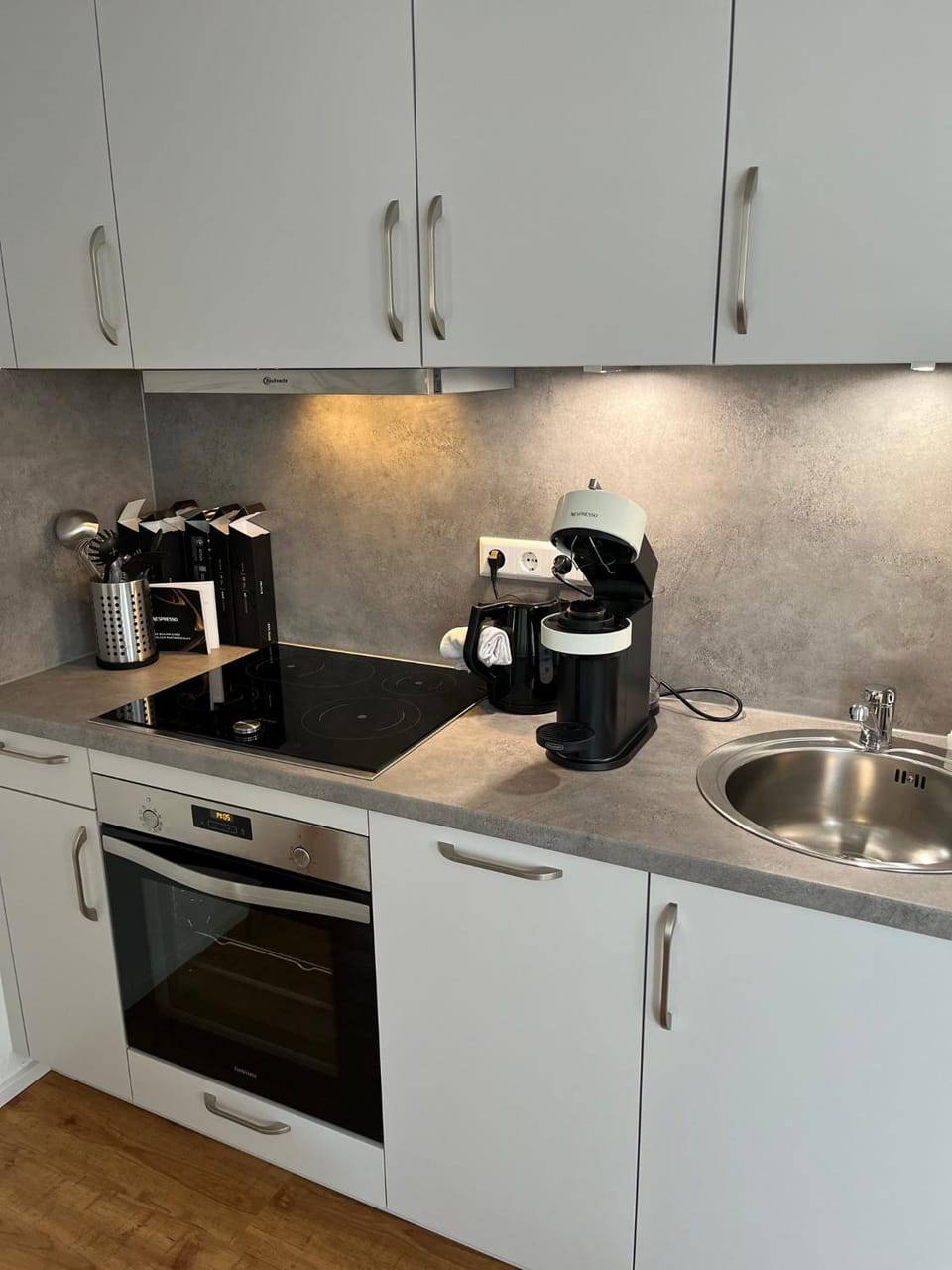 Kitchen or kitchenette, Living room