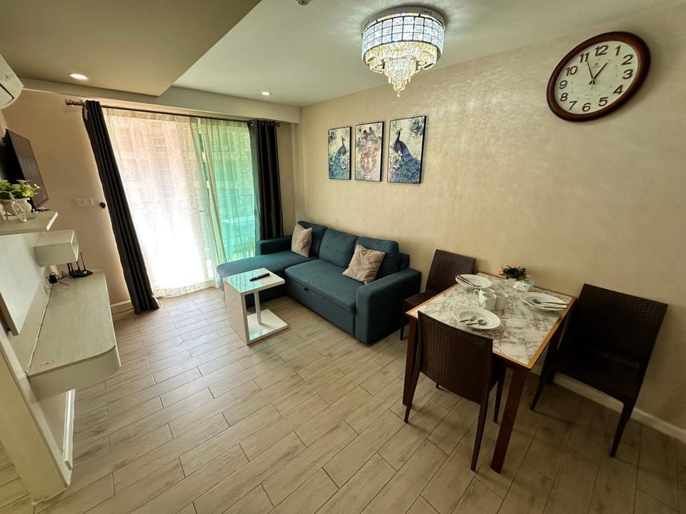 Communal lounge/ TV room, Photo of the whole room