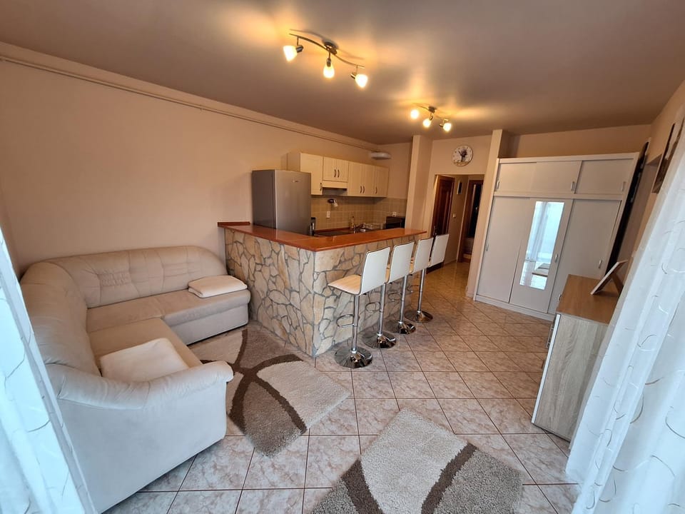 Kitchen or kitchenette, Living room, Dining area, minibar