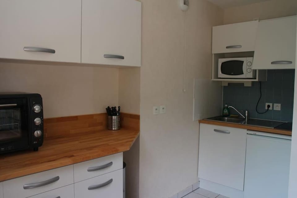Charmant studio proche Port et Centre Ville Apartment in Séné