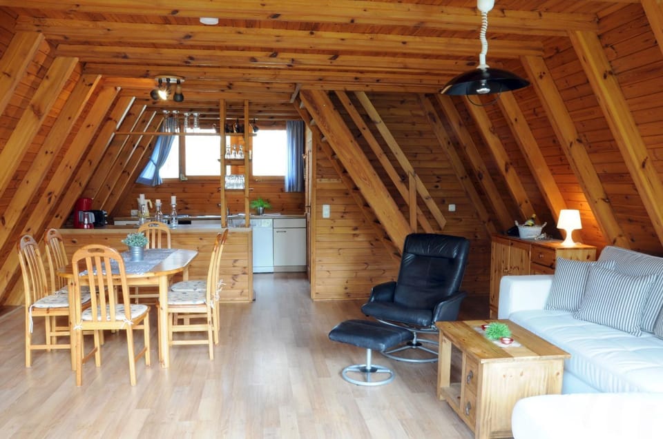 Zinnowitz, Finnhütte am Ostseestrand Chalet in Trassenheide