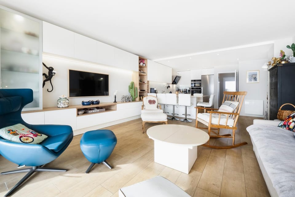 TV and multimedia, Living room, Dining area