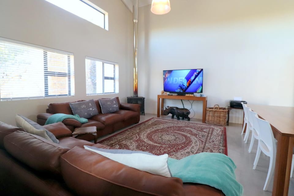 Karen Close 3219 House in Western Cape