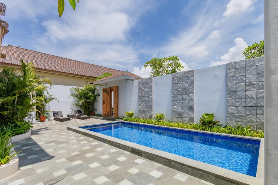 Property building, Pool view, Swimming pool