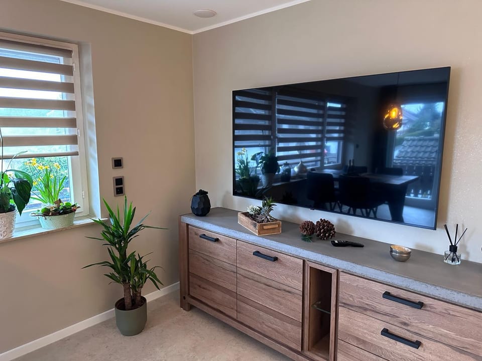 TV and multimedia, Evening entertainment