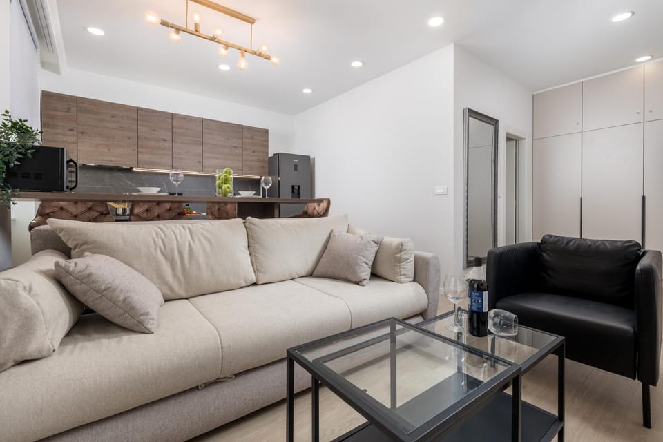 Living room, Seating area, kitchen
