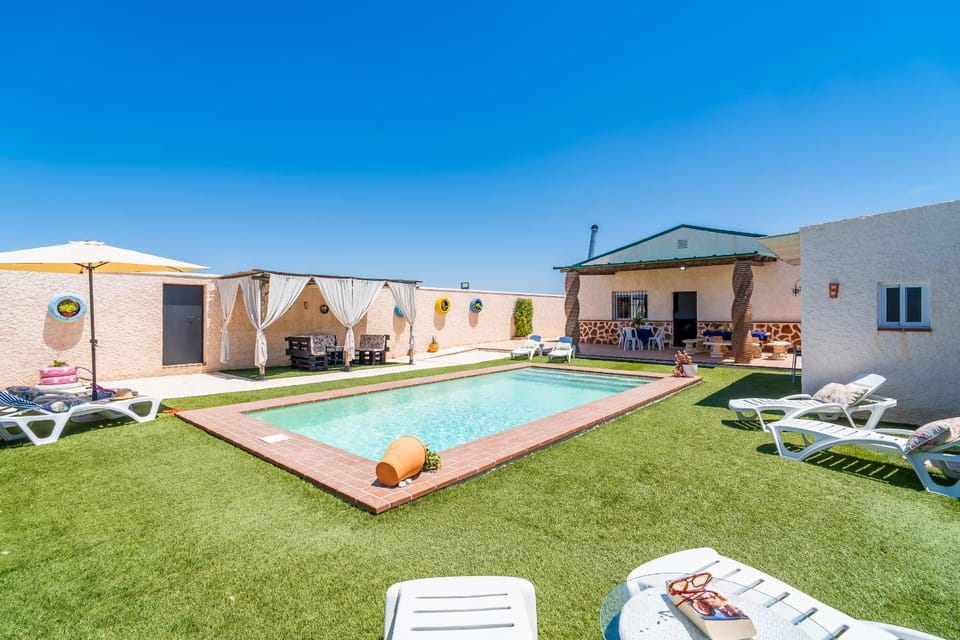 Property building, Garden, Solarium, Balcony/Terrace, Garden view, Pool view, Swimming pool