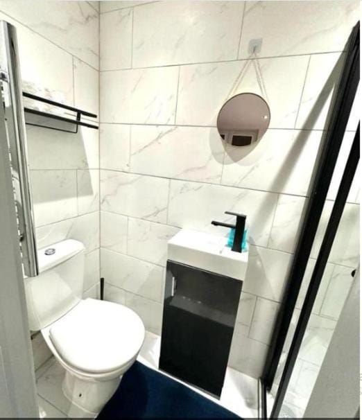 Shower, Toilet, Bathroom