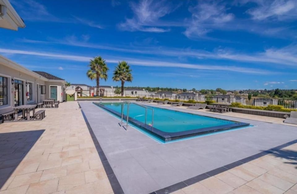 Cedar Fourways Sandton Apartment in Randburg