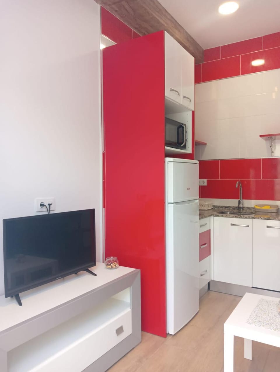 TV and multimedia, Kitchen or kitchenette