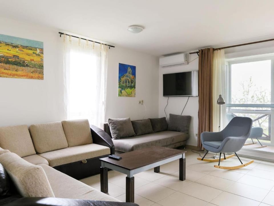 TV and multimedia, Living room, air conditioner