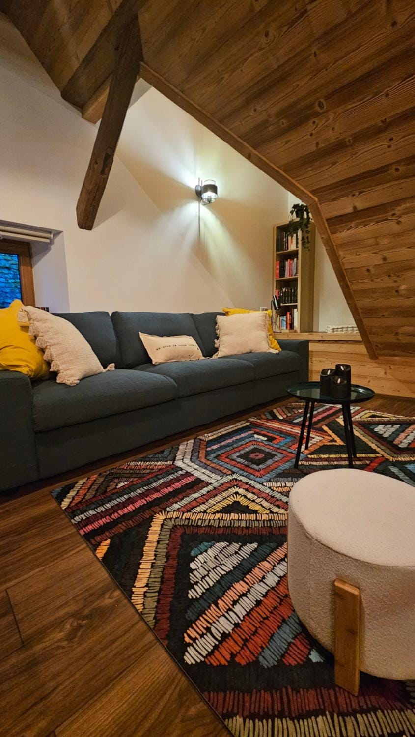 Library, Living room, Seating area