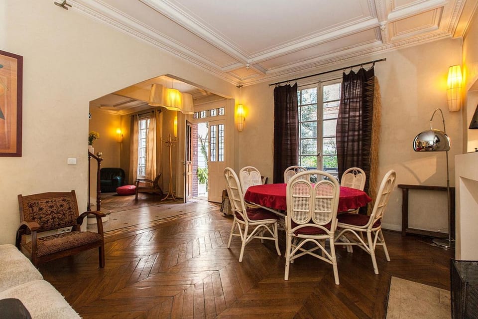 Hotel Particulier, Neuilly sur Seine, Palais des Congrès House in Paris